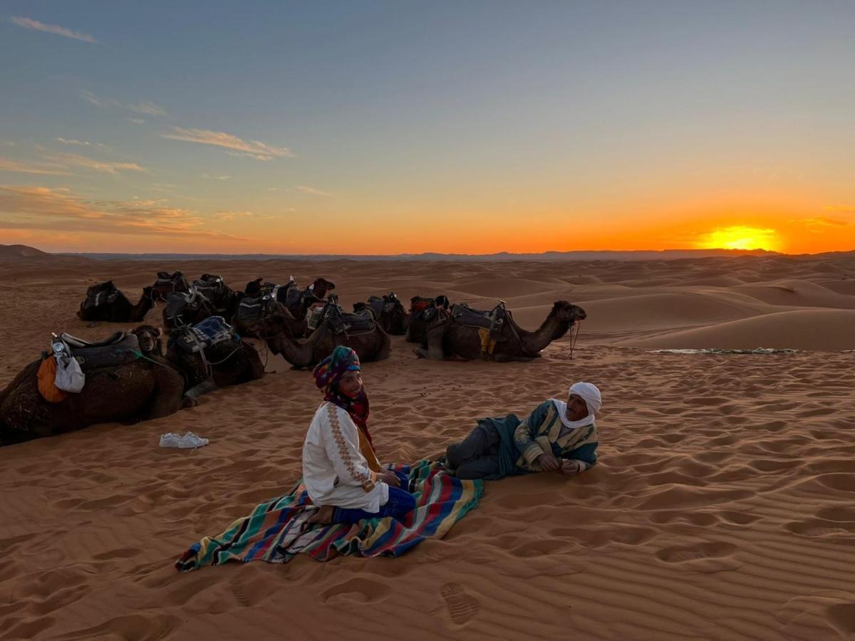 Merzouga Top Luxury Camp Екстер'єр фото